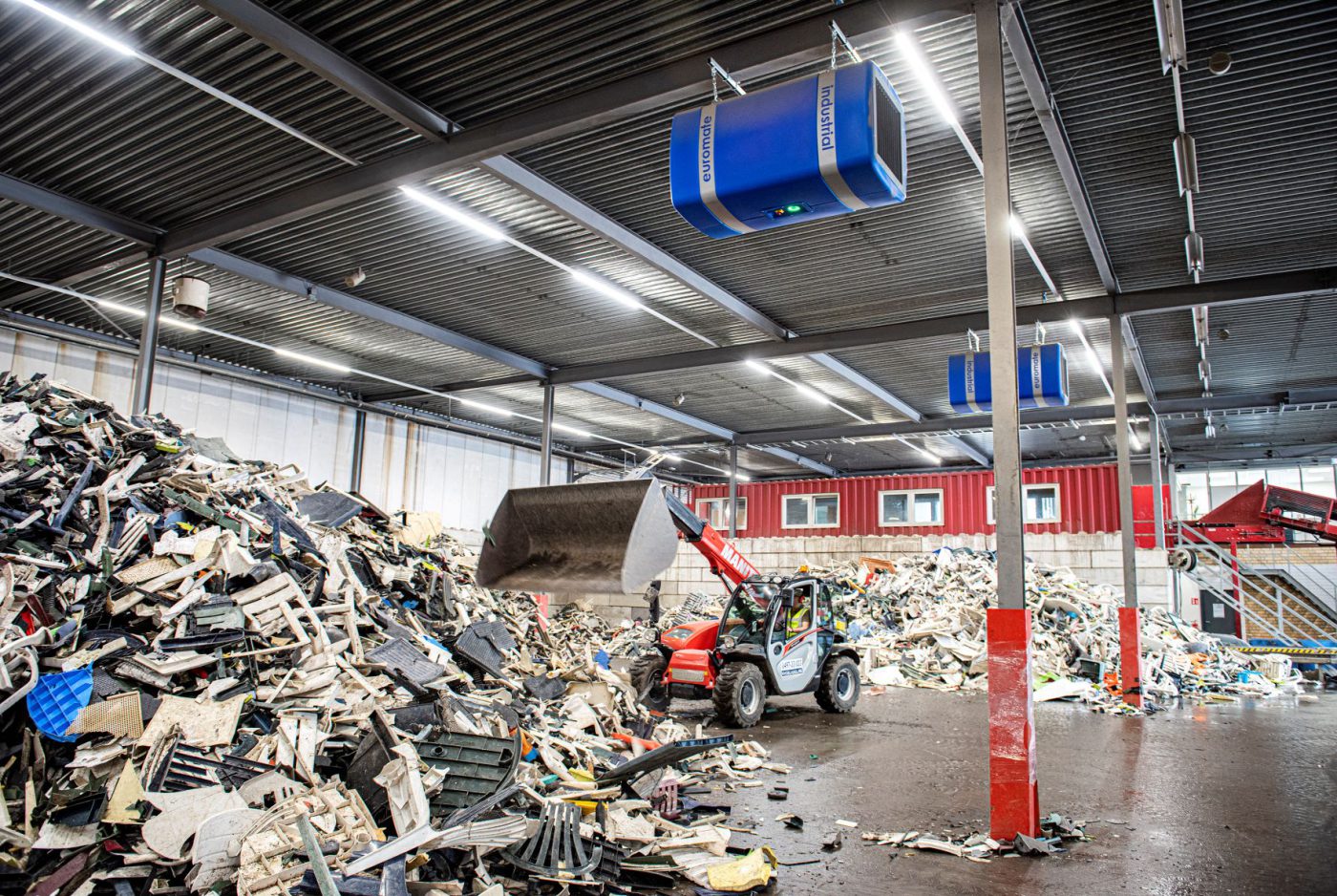 Case: industriële luchtafzuiging met de Dust Free Industrial bij Plastic Recycling Company BV.