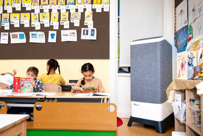 Luchtreiniging voor virus bestrijding op scholen, in het klaslokaal.