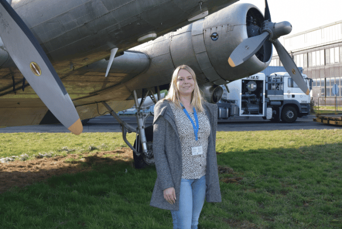 Viola Zimmermann Allgäu Airport Memmingen - hier stehen zwei Raucherkabinen für die Fluggäste im Sicherheitsbereich