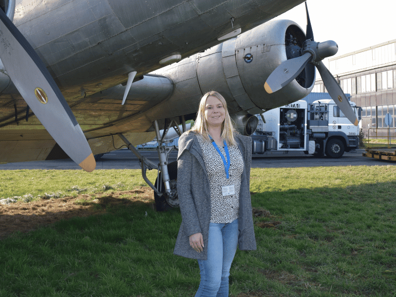 Viola Zimmermann Allgäu Airport Memmingen - hier stehen zwei Raucherkabinen für die Fluggäste im Sicherheitsbereich